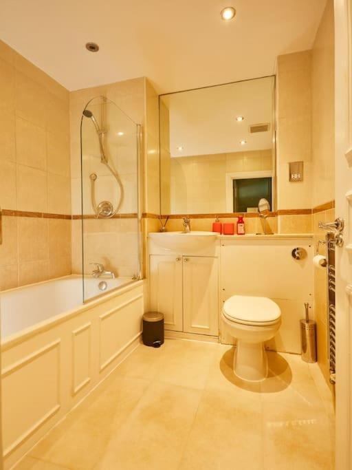 Apartment Central Londra Esterno foto